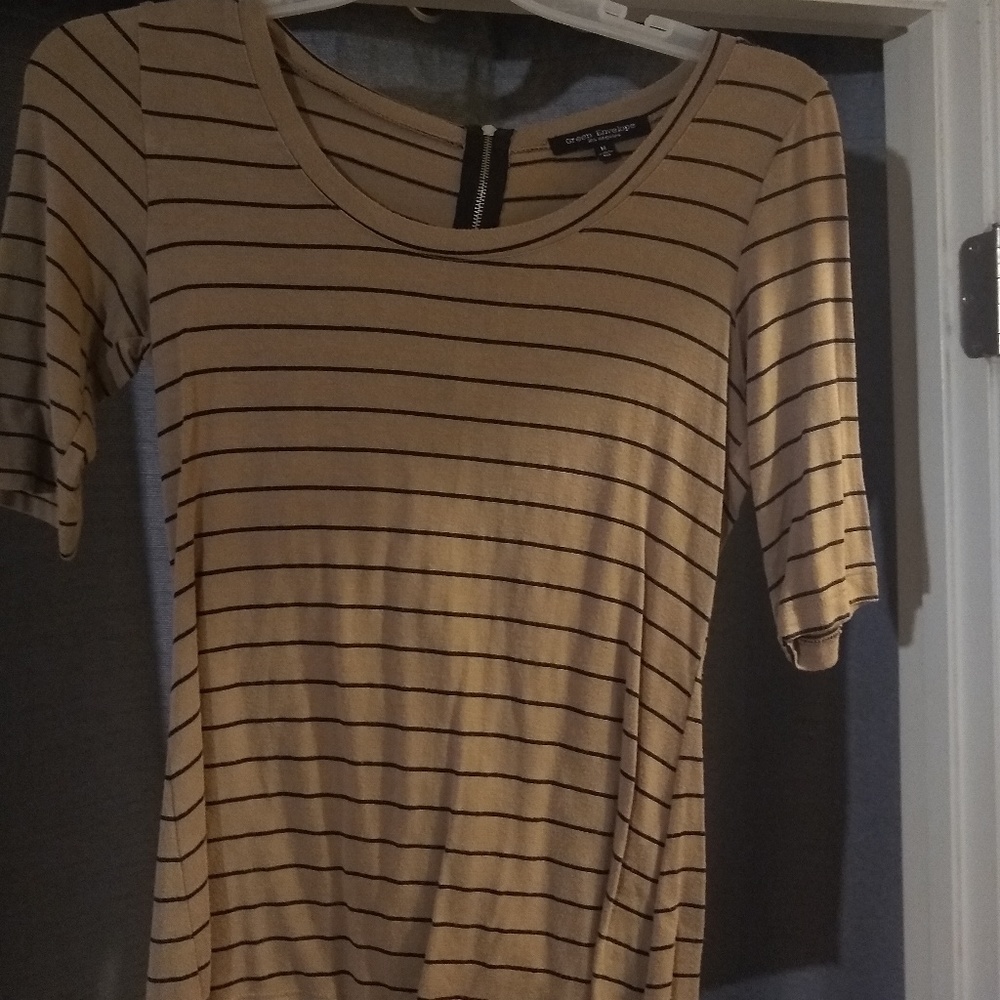 Green Envelope tan & black 3/4 sleeve top